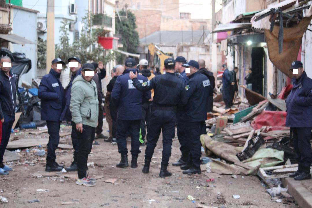 Poursuite de la campagne de démantèlement des marchés illicites. Les choses sérieuses ont commencé