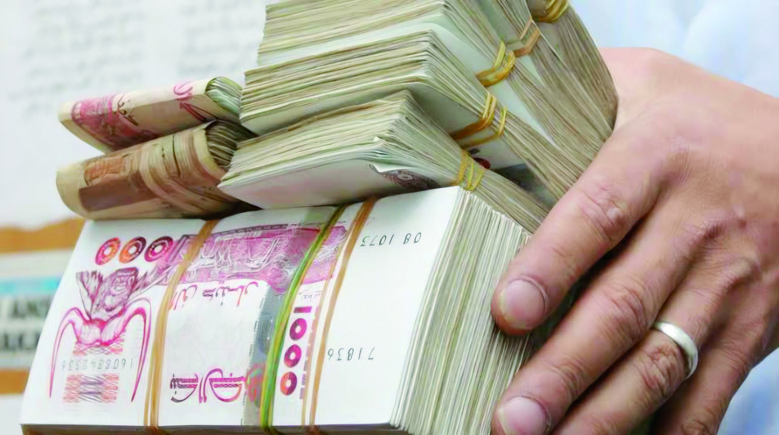 Les versements en espèces doivent être strictement encadrés. La note claire de la Banque d’Algérie