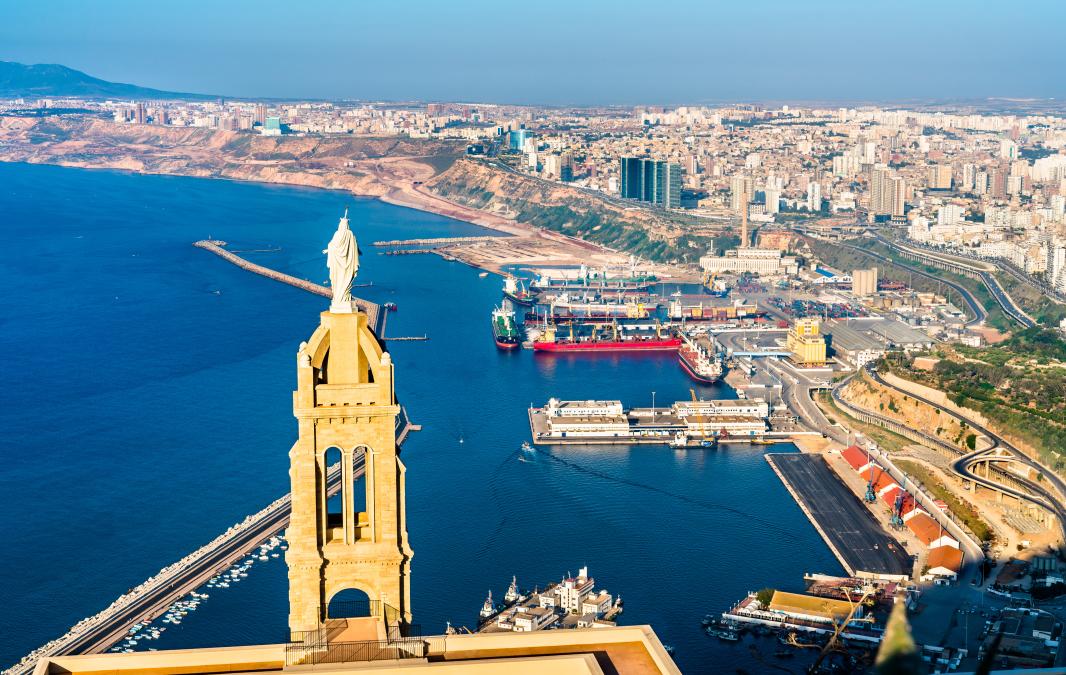 Insuffisance de plaques directionnelles  en agglomération et en quartiers périphériques.   Des panneaux «qui ne mènent pas forcément à Rome»