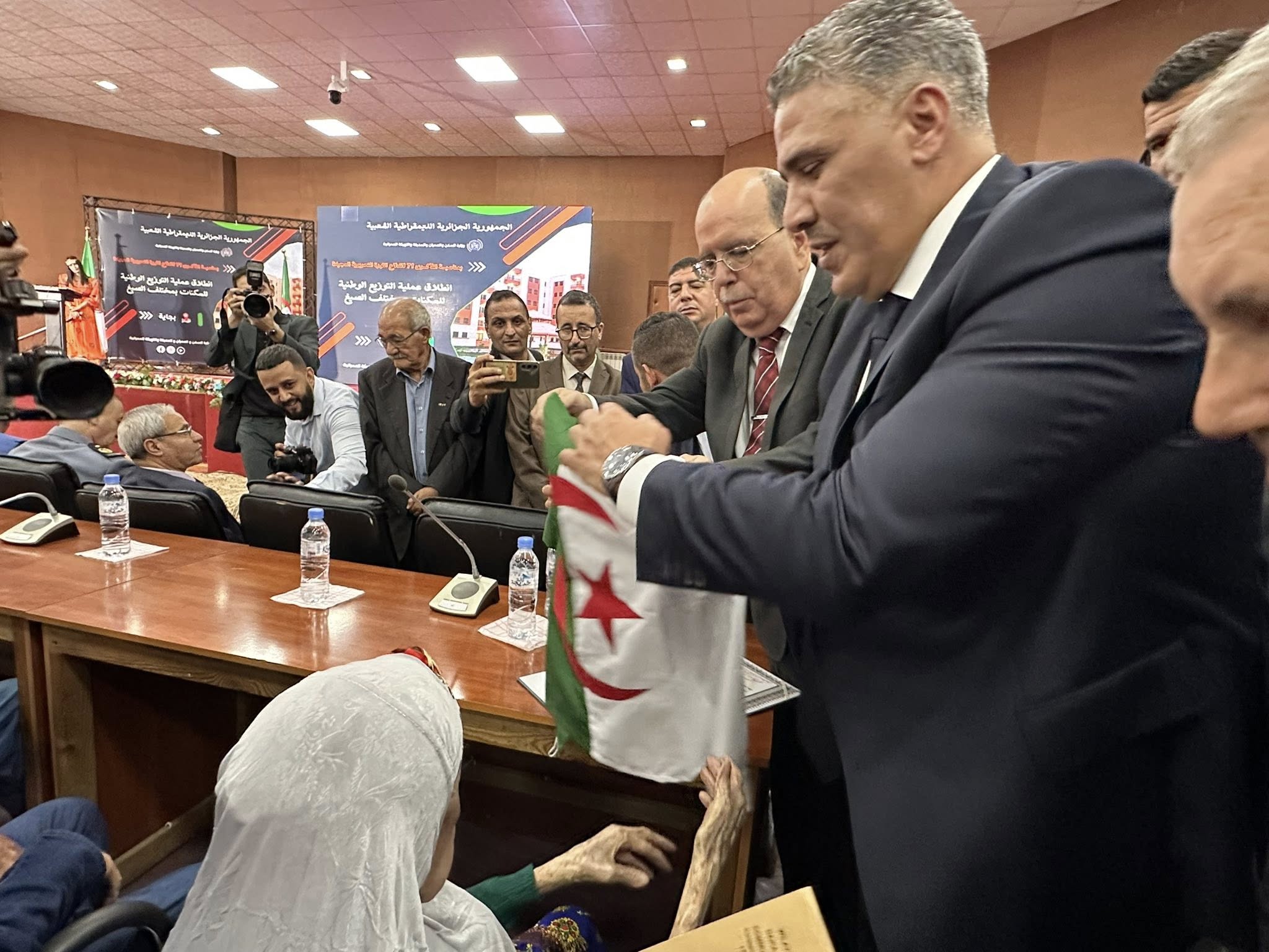 Bejaïa. Coup d’envoi national de l’opération de distribution de 144 601 logements