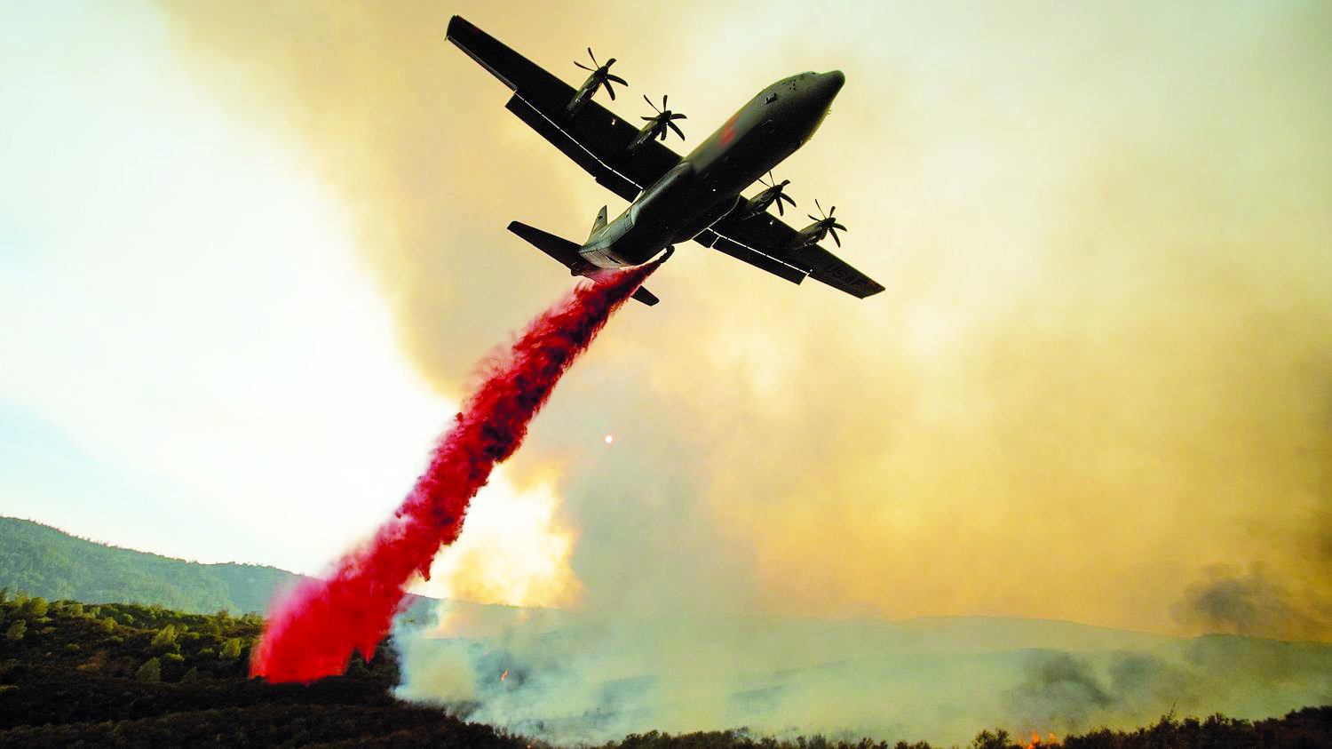 12 bombardiers, 06 hélicoptères  et 3770 agents et 650 camions d'intervention mobilisés. L'Algérie met le paquet contre les incendies