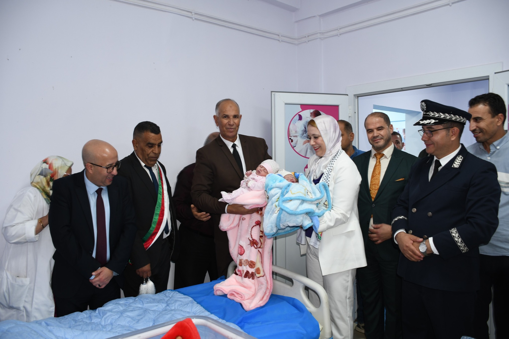 Relizane. Visite symbolique  à l’hôpital Mohamed Boudiaf  en hommage  aux nouveau-nés  du 1er Novembre