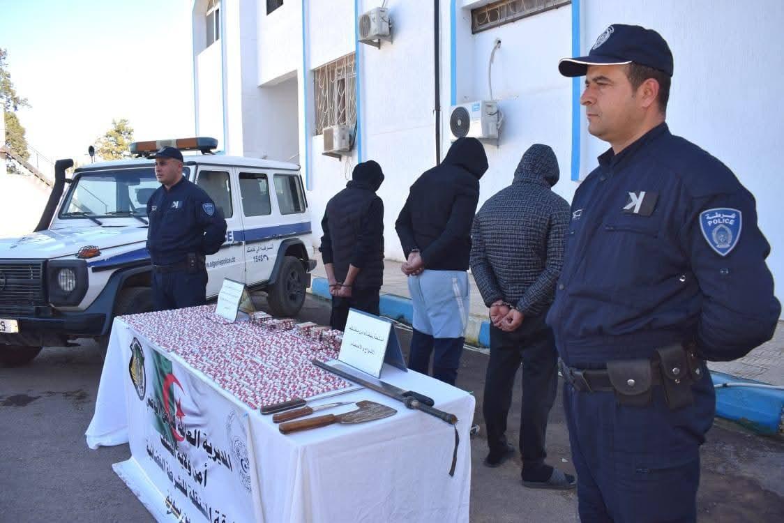 Trafic de psychotropes. Démantèlement d’un réseau  et saisie près de 4 000 comprimés à Chlef