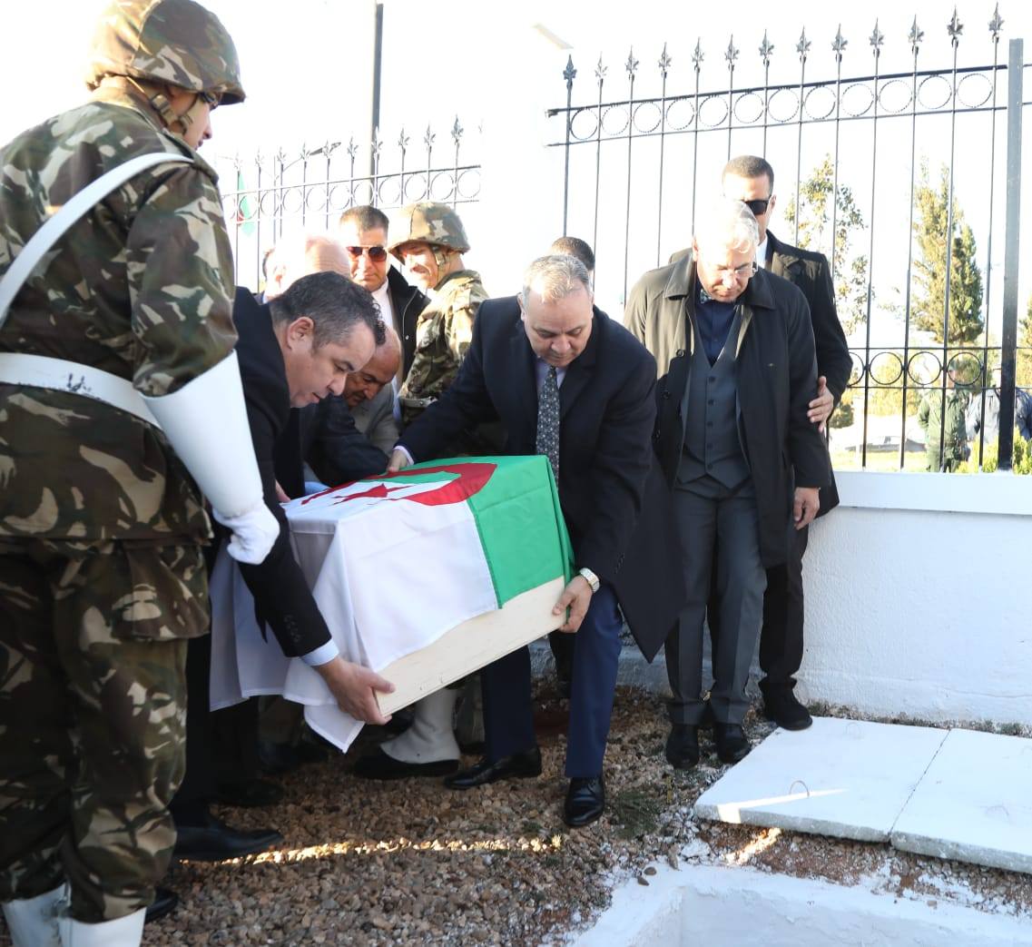 18 février journée nationale du chahid.  Réinhumation de 12 ossements  de chouhada au Carré des martyrs de Gdyel 
