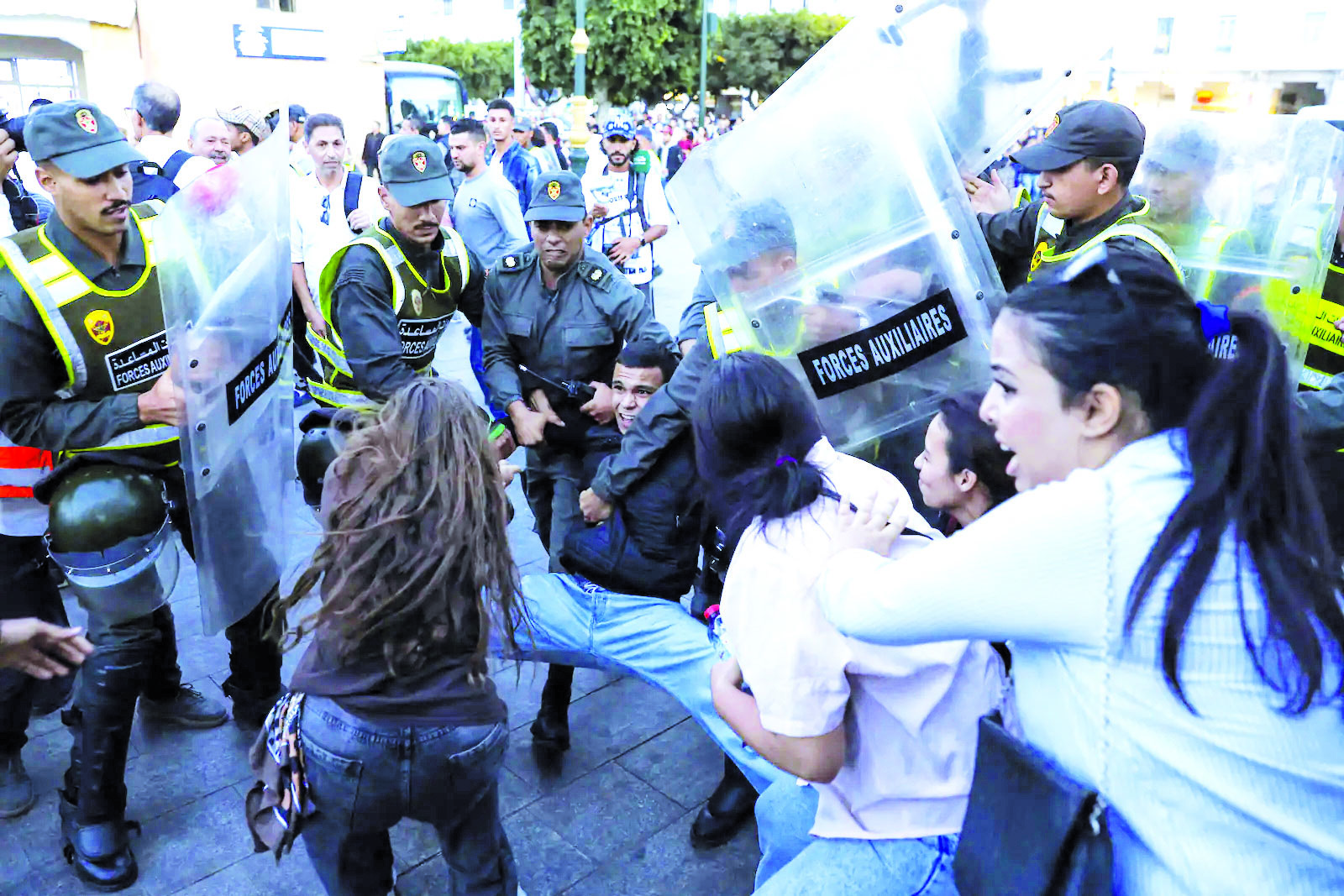Nouvelles manifestations de jeunes pour le 8ème jour consécutif.  Maroc: la révolte de la dignité